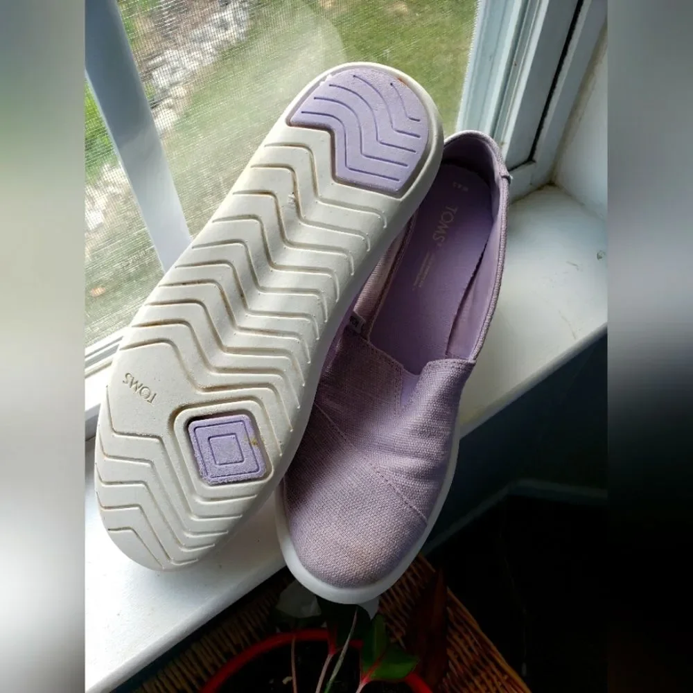 TOMS Womens Iconic Slip-on Platform Shoe, Lavender Lilac Pastel Canvas Sneaker